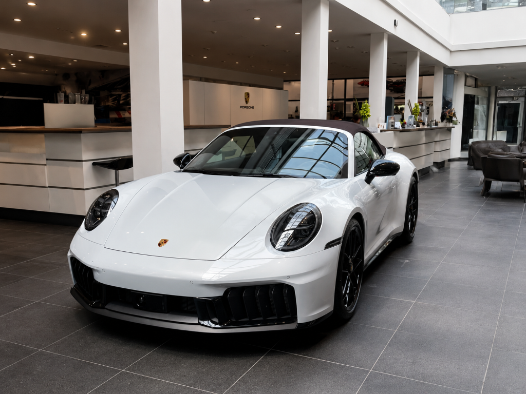 Porsche 992 Carrera 4 GTS Cabrio
